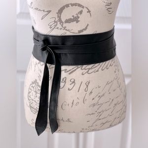 Wrap obi style vegan leather / faux leather black belt